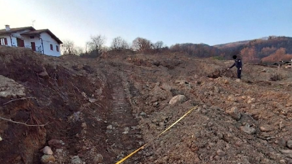  Invorio, scavo abusivo mentre è ai domiciliari. Denunciato, torna in carcere